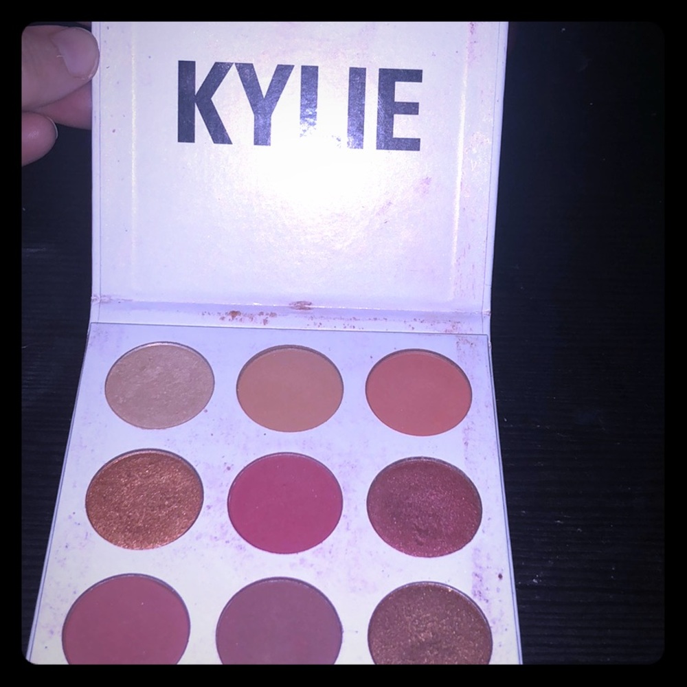 Kylie cosmetic The burgundy pallete